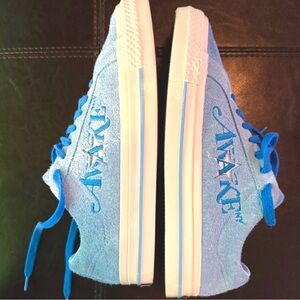 (Clearance) Awake NY Converse Blue Sneakers Classic Suede Low-Top women’s Size 9